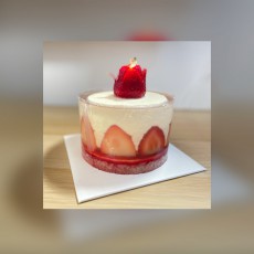 士多啤梨透明啫喱Mousse Cake 